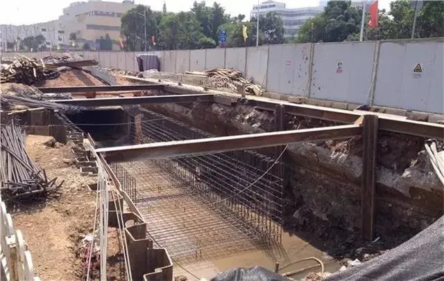 昆明，你就是个P！