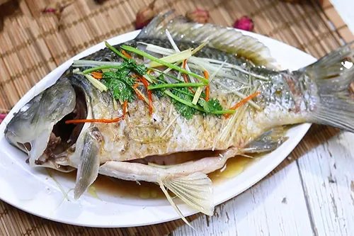 清蒸鲤鱼的做法 鲤鱼怎么清蒸好吃