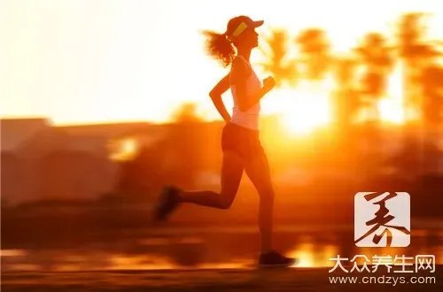 腰长腿短是如何形成的