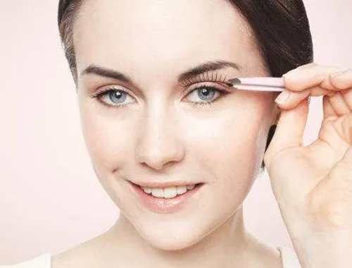 假睫毛怎么贴 贴假睫毛的正确方法