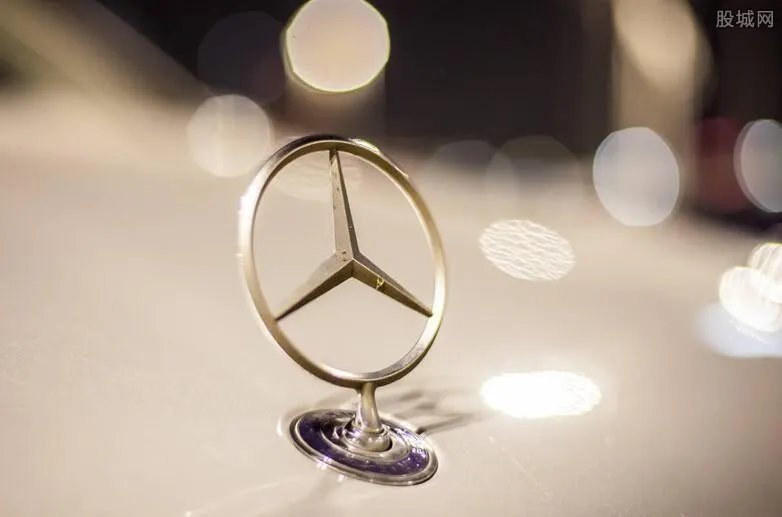 66万奔驰后续 女子哭诉西安奔驰引工商局调查