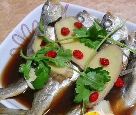 蒜烧小黄鱼怎么做好吃 好吃的蒜烧小黄鱼做法