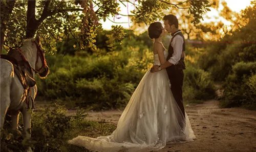 三亚婚纱照工作室哪家好 三亚婚较好的影楼推荐