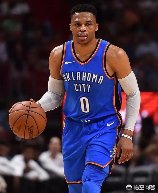 威少对阵热火狂摘18个篮板，如何看待他为了场均三双刷数据的行为？