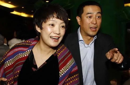 张嘉译的个人资料简介:张嘉译老婆叫什么名字