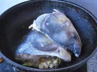 炖鱼头