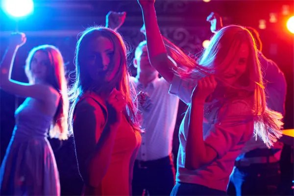 泉州十大酒吧排行榜:赫本酒吧上榜,潮人酒吧第七