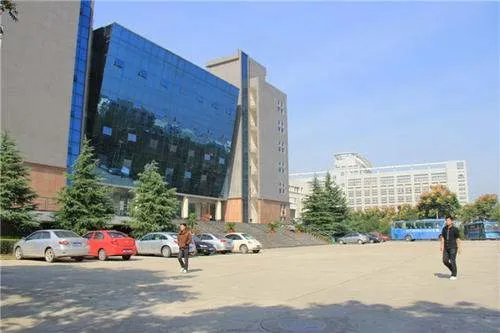 武汉纺织大学大二还能转专业吗