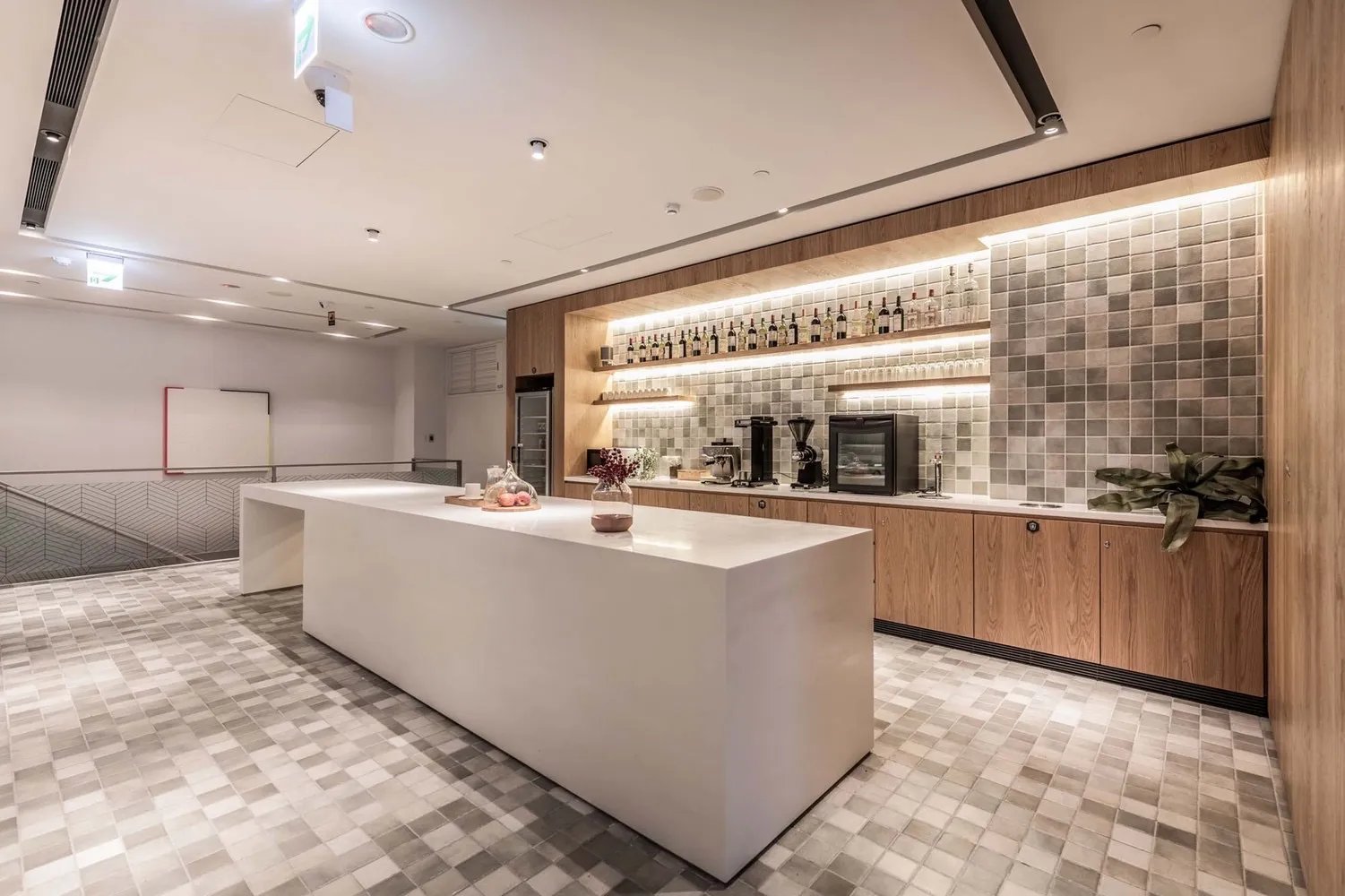 Spaces Hung Sheng是专为自由职业者，初创企业...