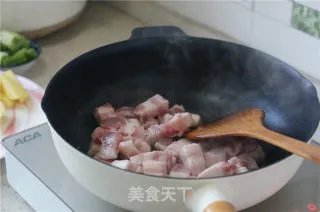 土豆红烧肉
