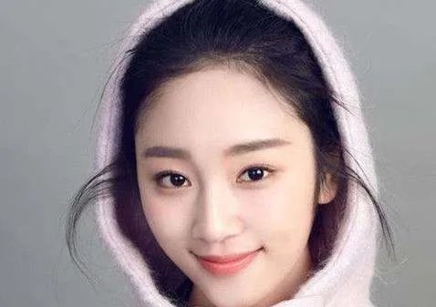 中戏校花葛施敏的家庭背景怎么样？