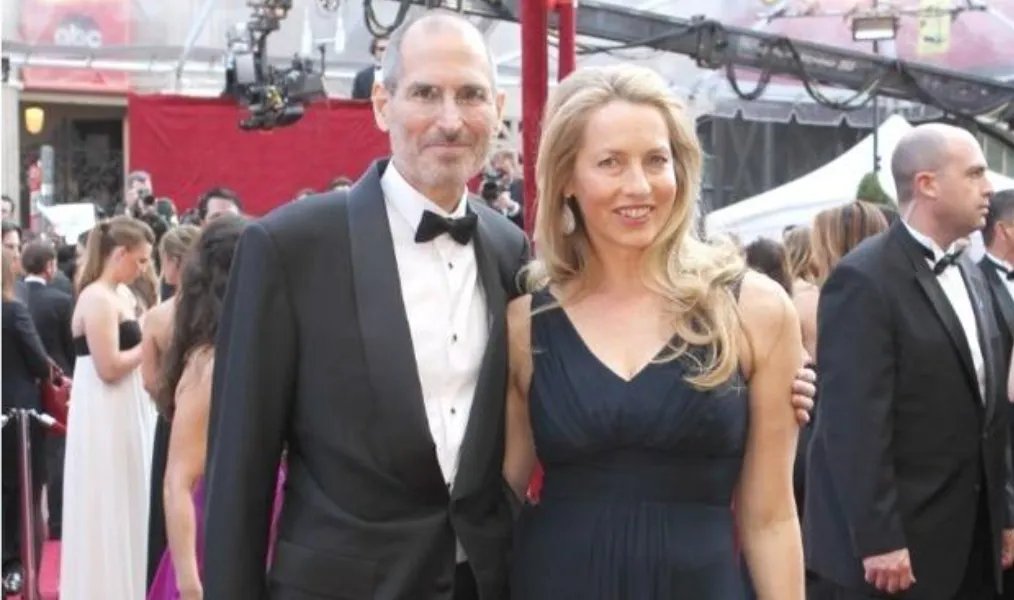 乔布斯遗孀劳伦娜未来裸捐巨额财产曝光后,为何被指“聪明女人”?