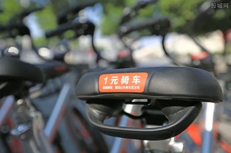 胡玮炜父亲是首富？ 胡玮炜老公张齐是谣言