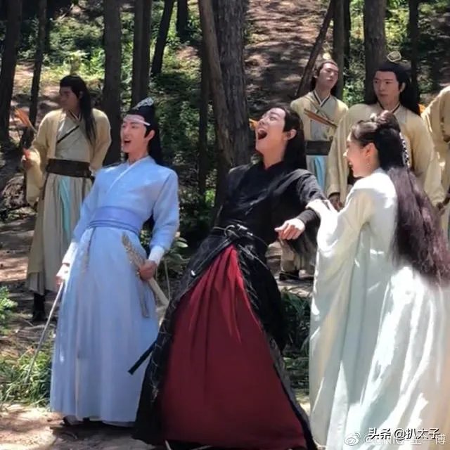 如何评价王一博为肖战庆生?