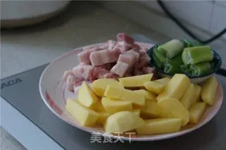 土豆红烧肉
