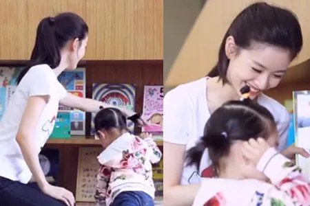 奶茶妹妹带女儿参加公益活动 画面温馨有爱引围观