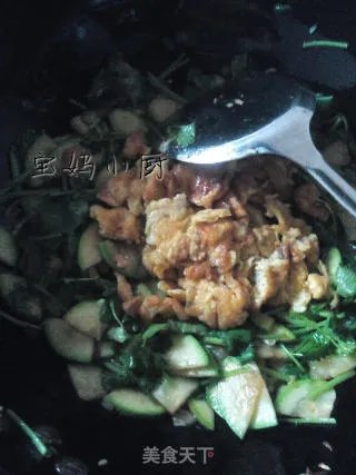 西葫芦香菜炒蛋