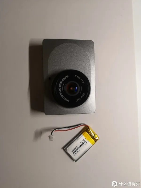 小蚁行车记录仪复活记(简单拆解+换电池)