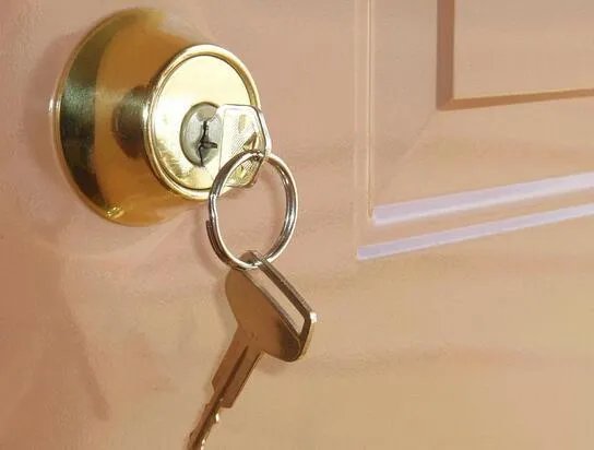 有钥匙门打不开怎么办