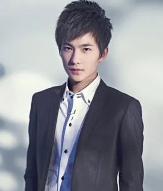 杨洋与老东家解约