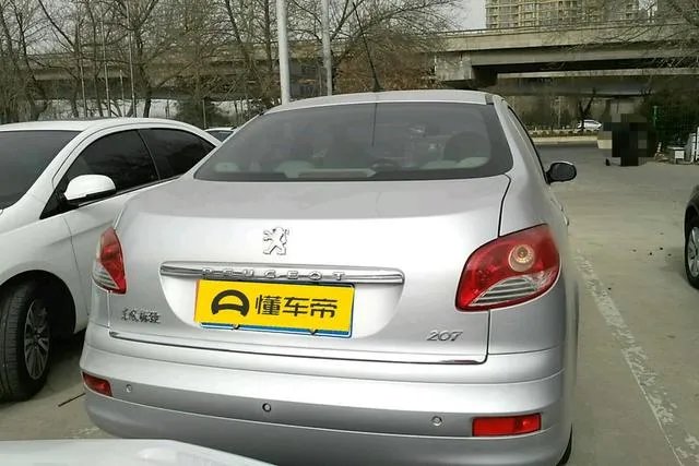 一万元左右买个二手车，是什么样的车好一些？