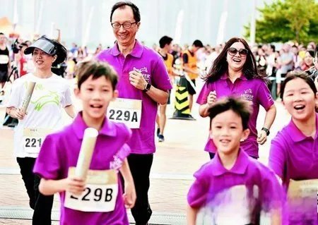 伏明霞老公个人资料简介 为什么嫁50岁的老头