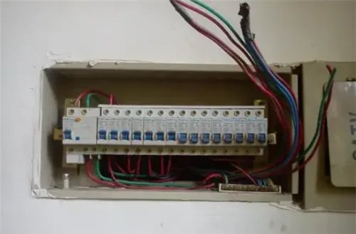 绿线和蓝线哪个是火线