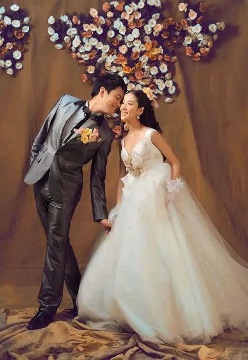 婚纱照欣赏 拍婚纱照的姿势与表情