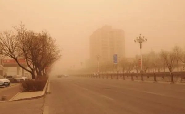 强沙尘暴袭击蒙古国致10人死亡，卷走牛羊上千只？