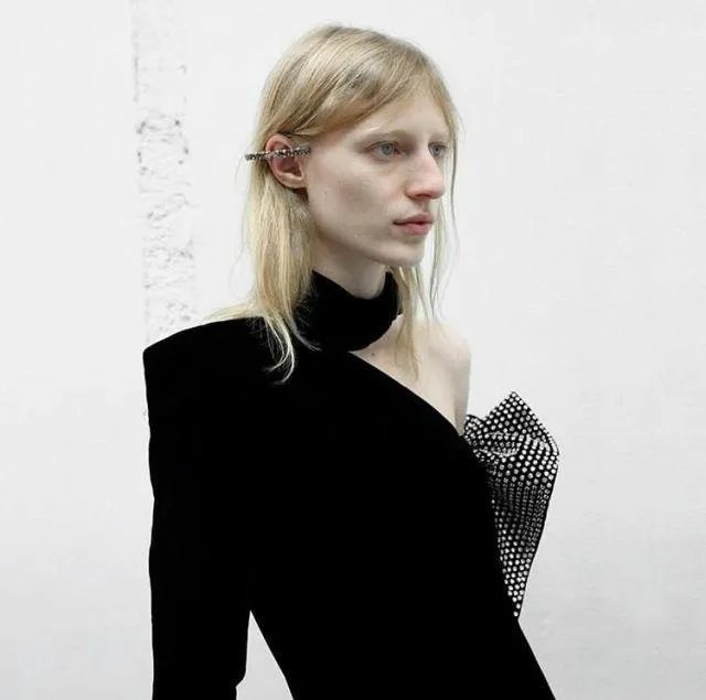 今年秋季比较流行什么样的外套呢?