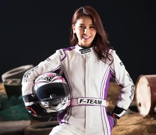 演员刘涛赛车经历介绍 曾是“内地赛车女王”