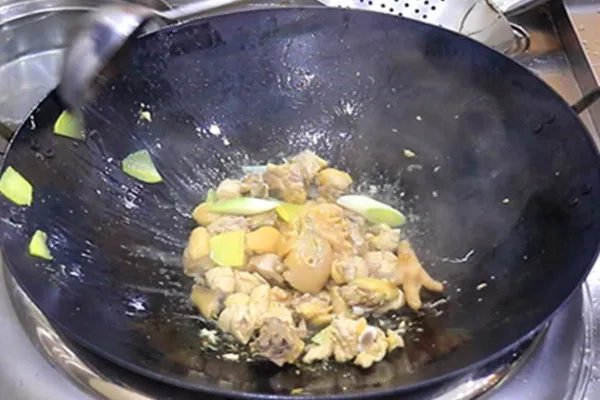 鸡汤炖什么菜好吃