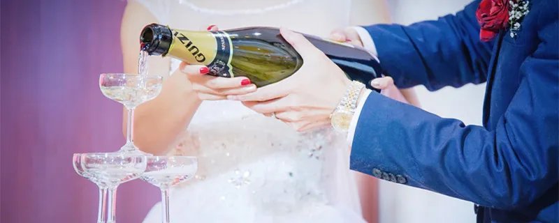 香槟酒是葡萄酒吗 香槟酒是葡萄酒的一种吗