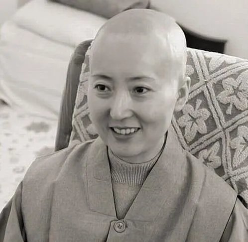 陈晓旭为什么要出家:陈晓旭过于信佛拒绝治疗