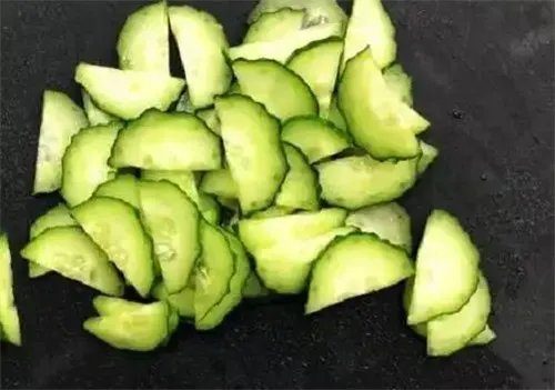 床上放什么可以驱蟑螂