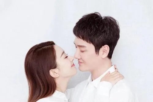 赵丽颖早在19岁就认识冯绍峰了，你是多少岁认识你另一半的？