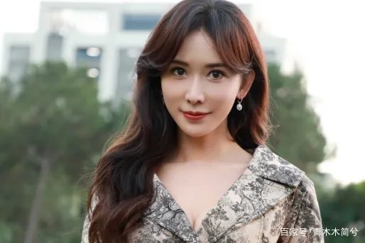 林志玲嫁小七岁日本老公，导演呼吁封杀她，是喜还是忧？