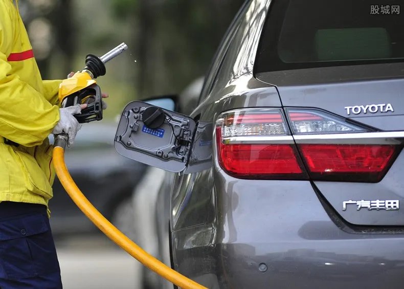 汽油价格调整时间窗口 92号汽油最新价格多少