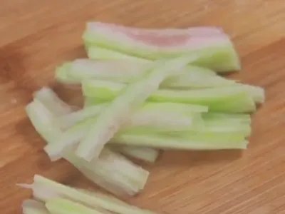 怎样炒西瓜皮？