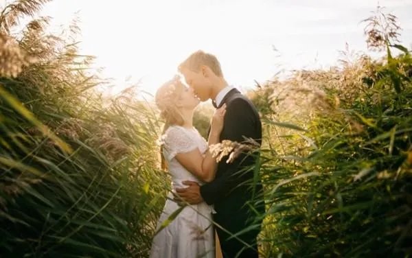 你觉得面包和爱情哪个更重要?