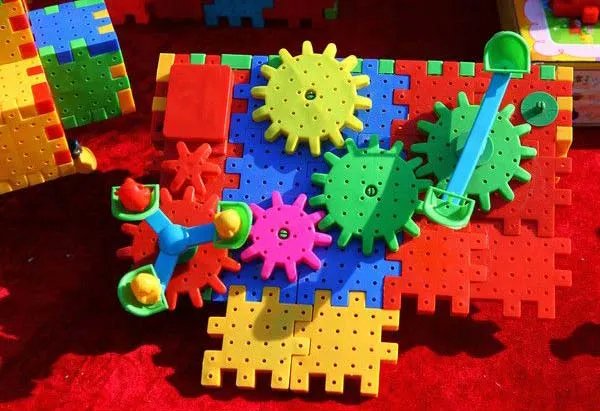 孩子智力开发益处大，儿童益智玩具什么样的好？