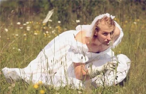 梦见自己穿婚纱什么意思 梦见穿婚纱解析