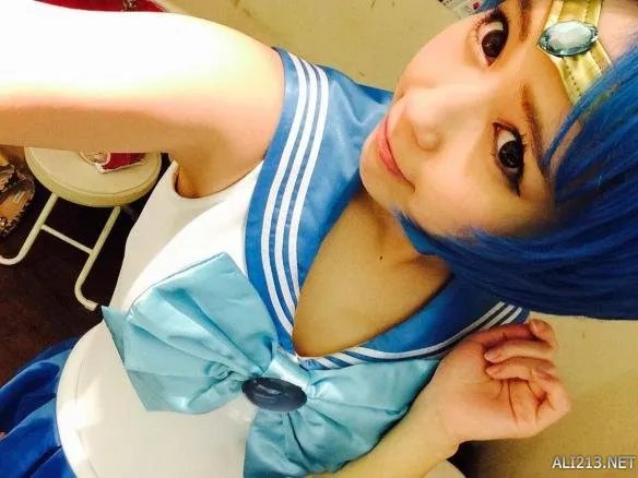 11区宅男女神晒女仆装COS 这么清纯竟然是18禁女星