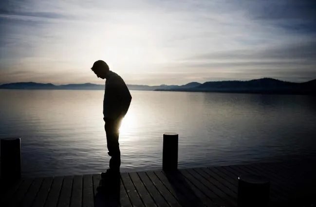 孤独的句子说说心情 一个人孤独的经典句子