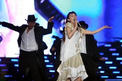 【图】欣赏千百惠和丈夫照片    揭秘丈夫高大林的个人资料