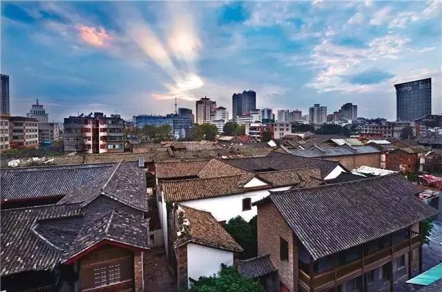 昆明，你就是个P！