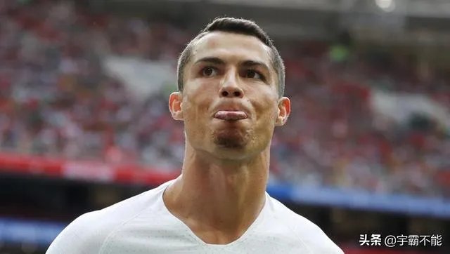 被球迷挑衅叫梅西,C罗摸裆回应,他会被追加处罚吗?