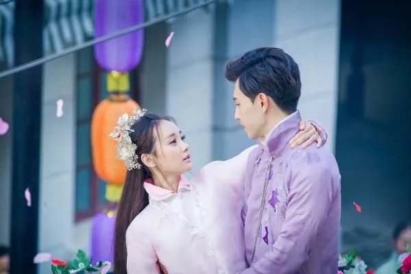 如何评价国产新剧《海棠经雨胭脂透》?