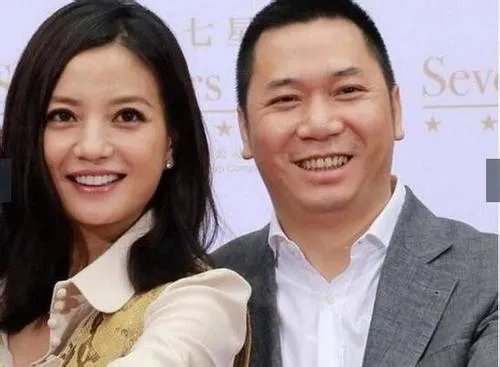 赵薇老公黄有龙为什么能在30多岁身价几十亿？