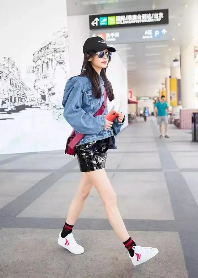 今年秋季比较流行什么样的外套呢?